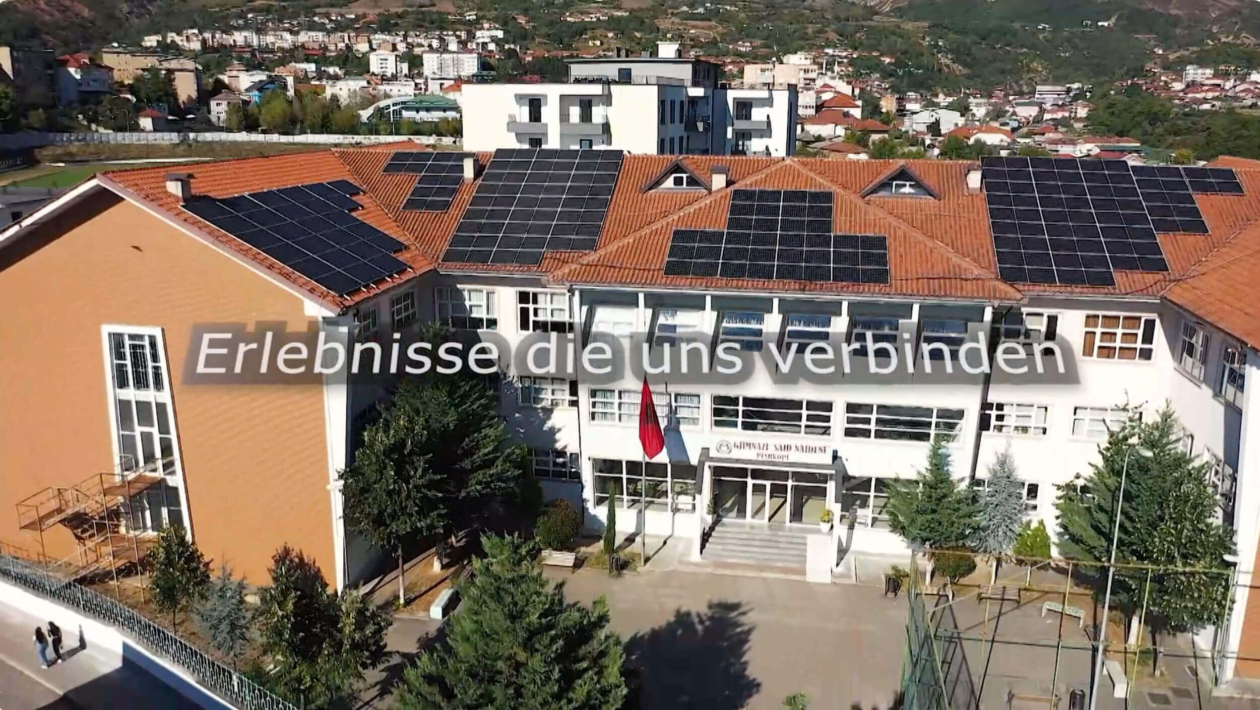 Partnerschule „Said Najdeni Gymnasium“ aus Peshkopi präsentiert Filmbeitrag bei der Deutschen Kulturwoche in Albanien